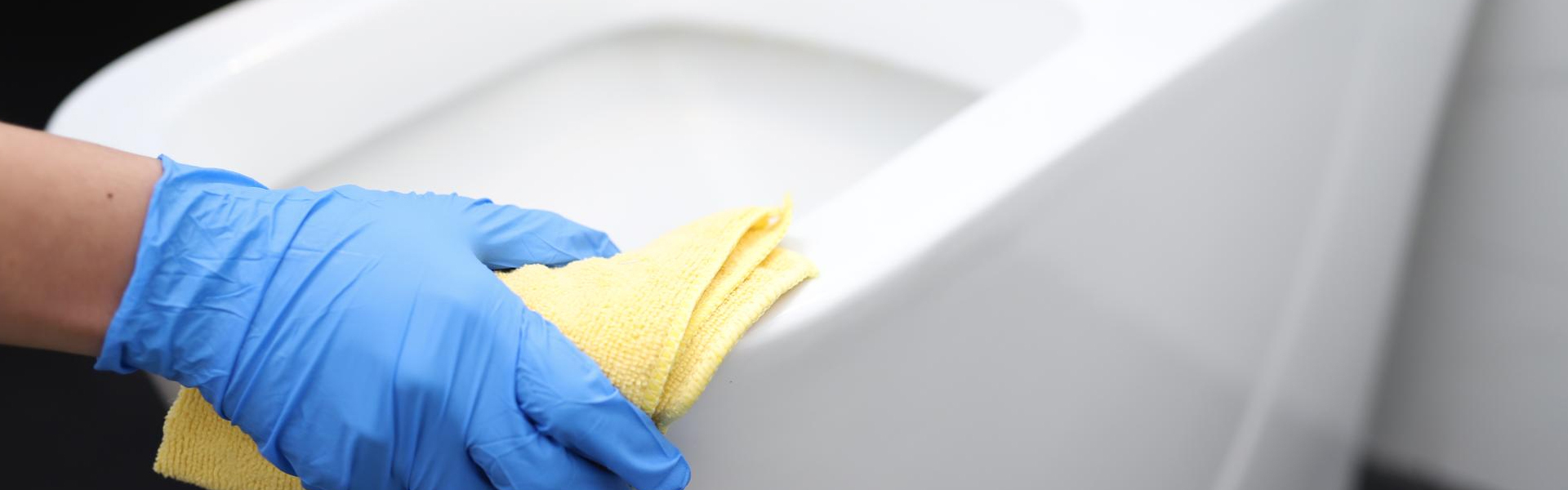 Aprende cómo utilizar el cloro correctamente para limpiar tu baño y eliminar bacterias